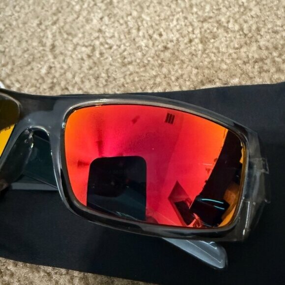 ( OO9014 ) Oakley Gascan Smoke Gray Frame Ruby Iridium Lens - Picture 3 of 7